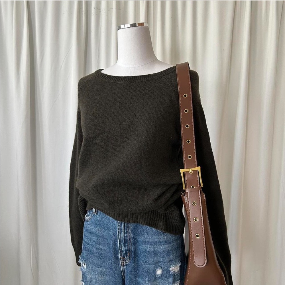 Theory 100% Cashmere crew neck green sweater size medium. - Picture 5 of 8